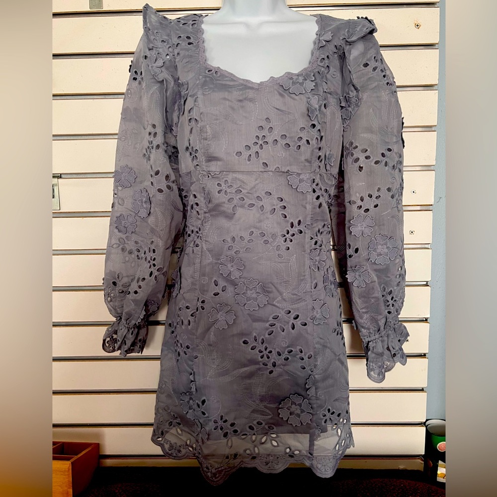 Beautiful spring dress. Perfect for a wedding,homecoming, or any event!